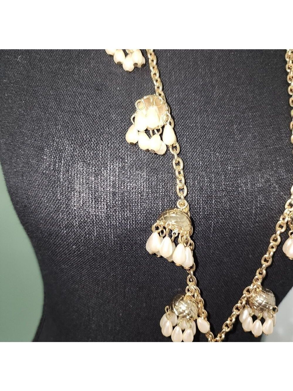 Fern Mallis Simulated Pearl Cluster Drop Necklace NWOT - Picture 9 of 9